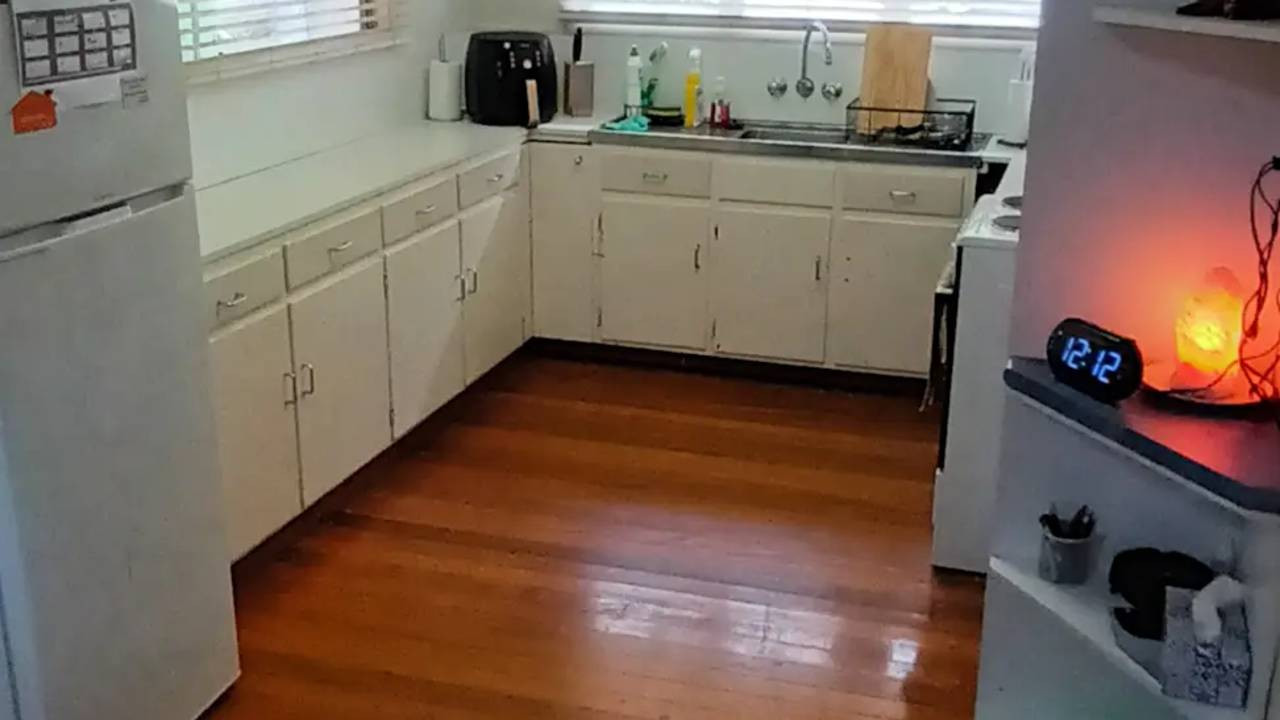 Unfurnished room in a share house