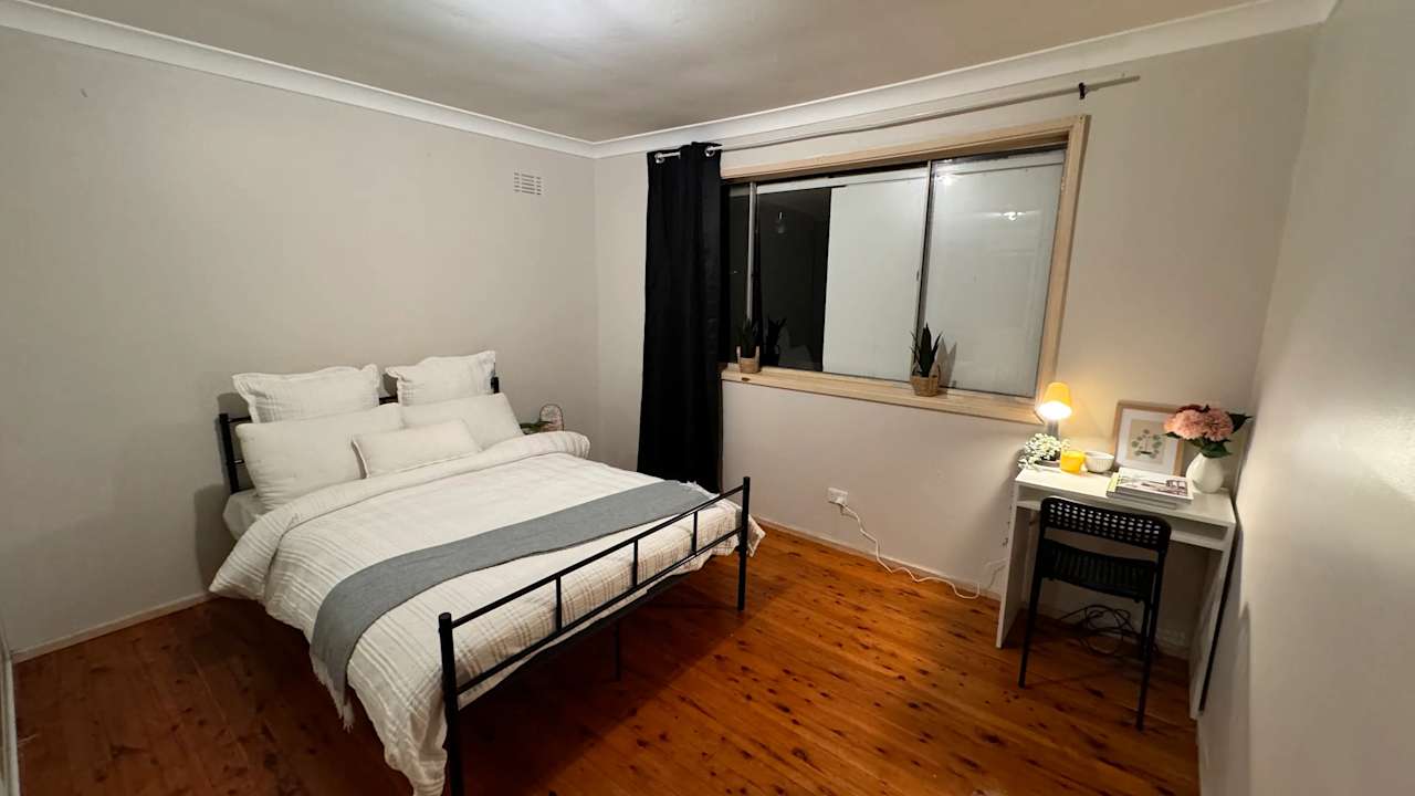 Furnished room in a share house