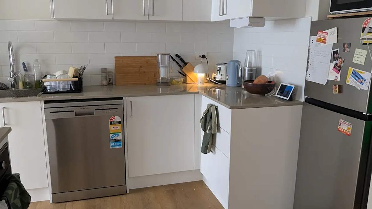 Unfurnished room in a flatshare