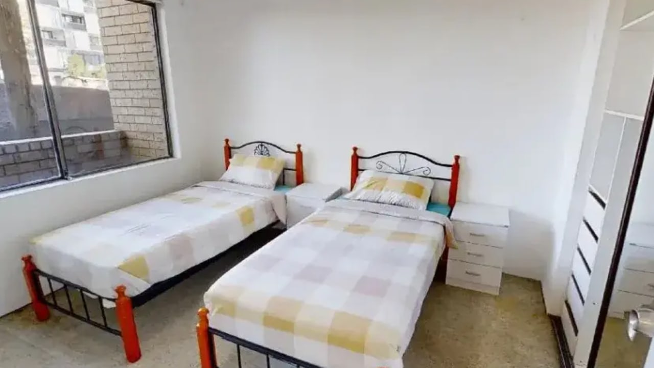 Furnished room in a flatshare