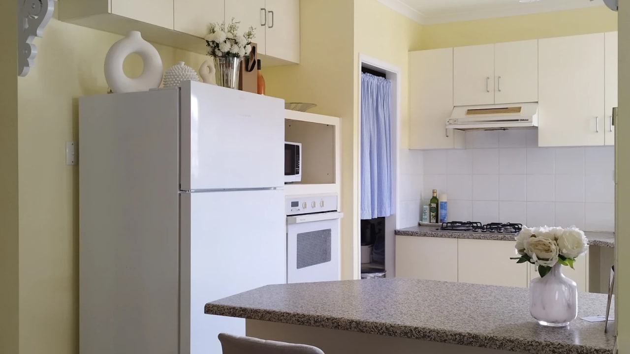 Room in a share house