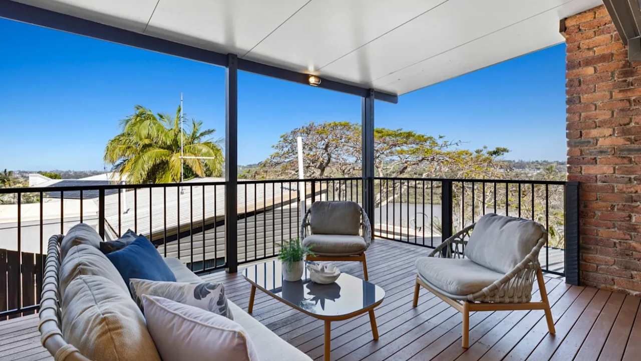 Unfurnished room with own bathroom