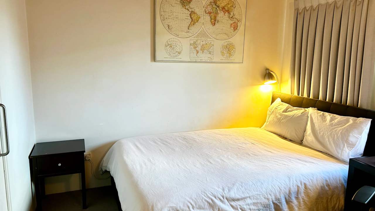 Furnished room in a flatshare