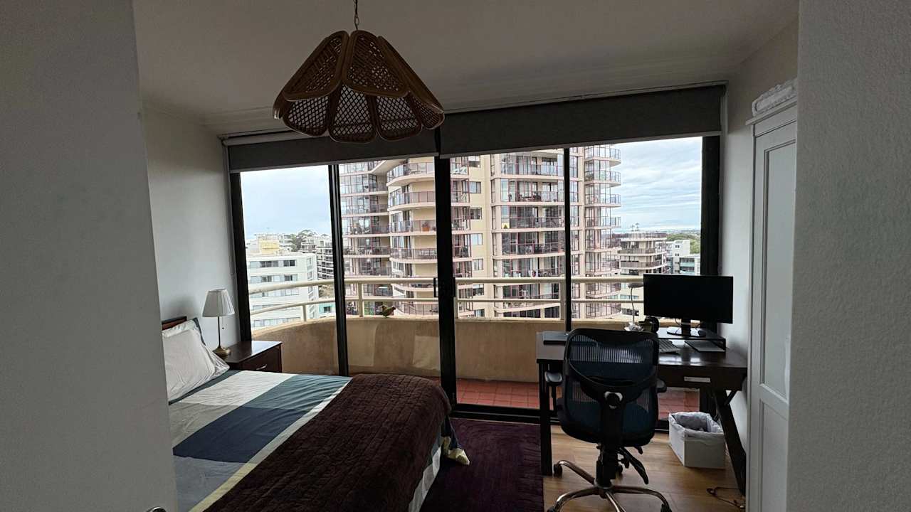 Furnished room in a flatshare