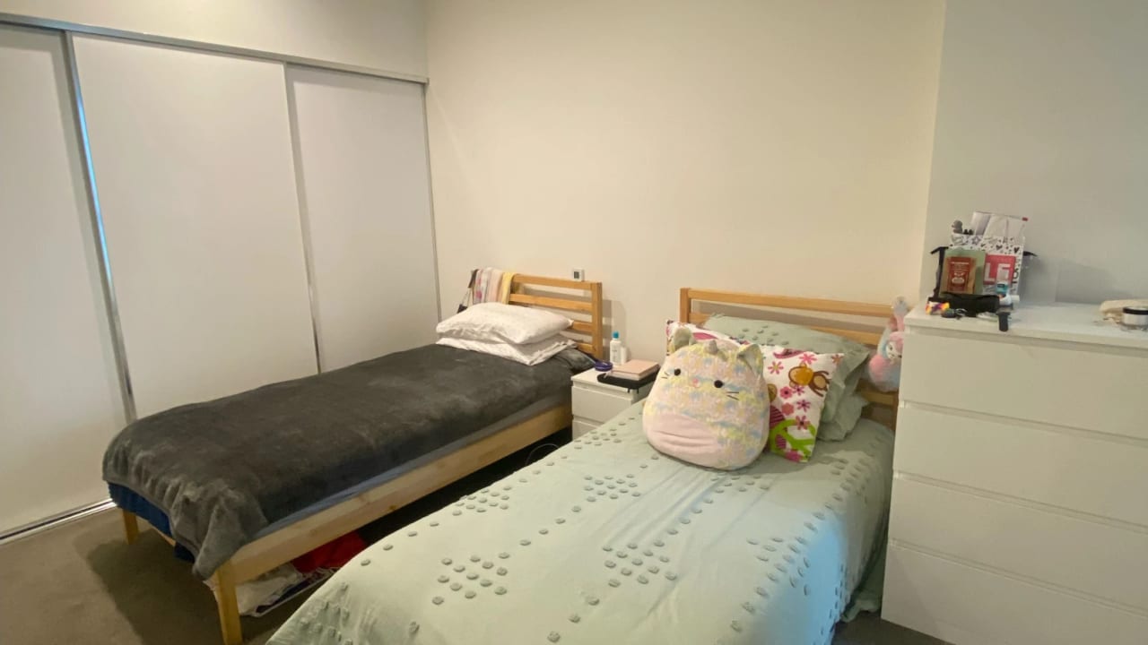 Furnished room in a flatshare
