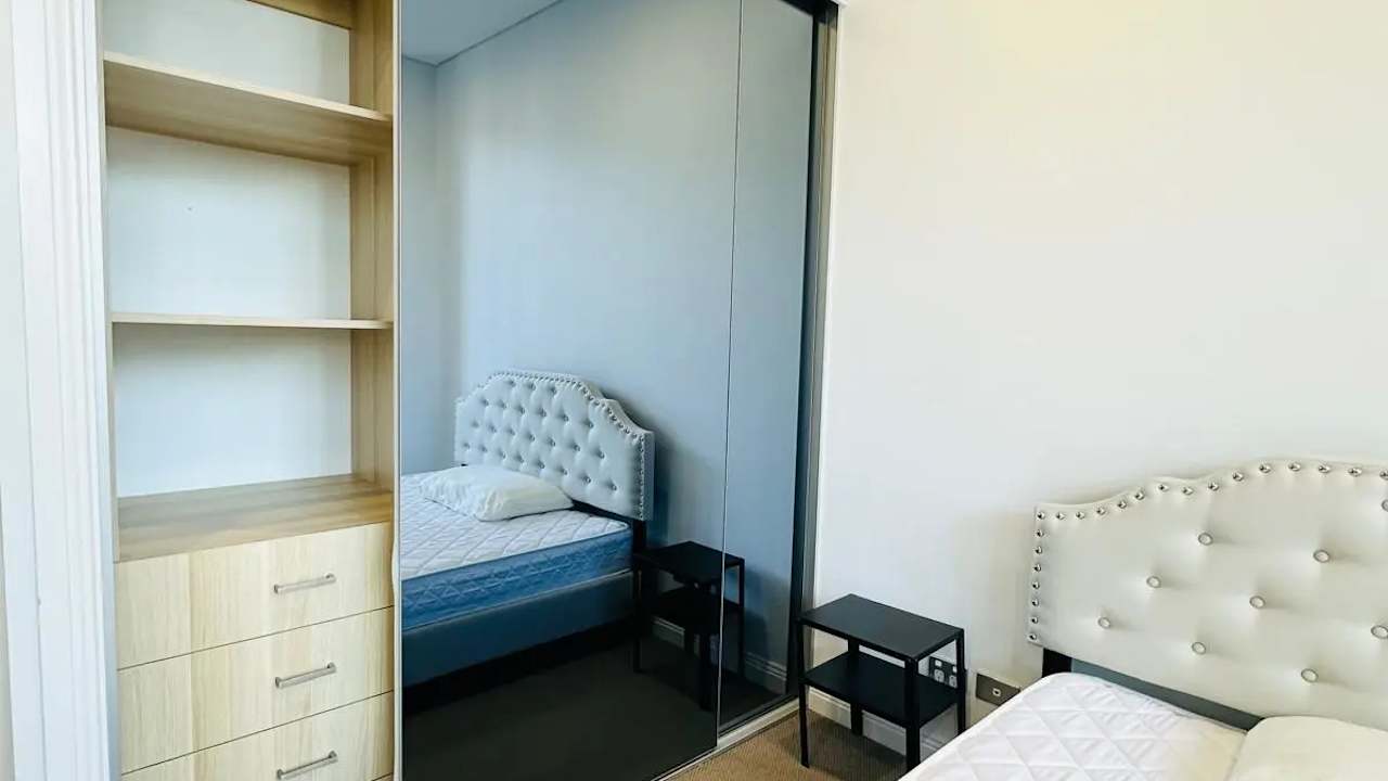 Furnished room in a flatshare