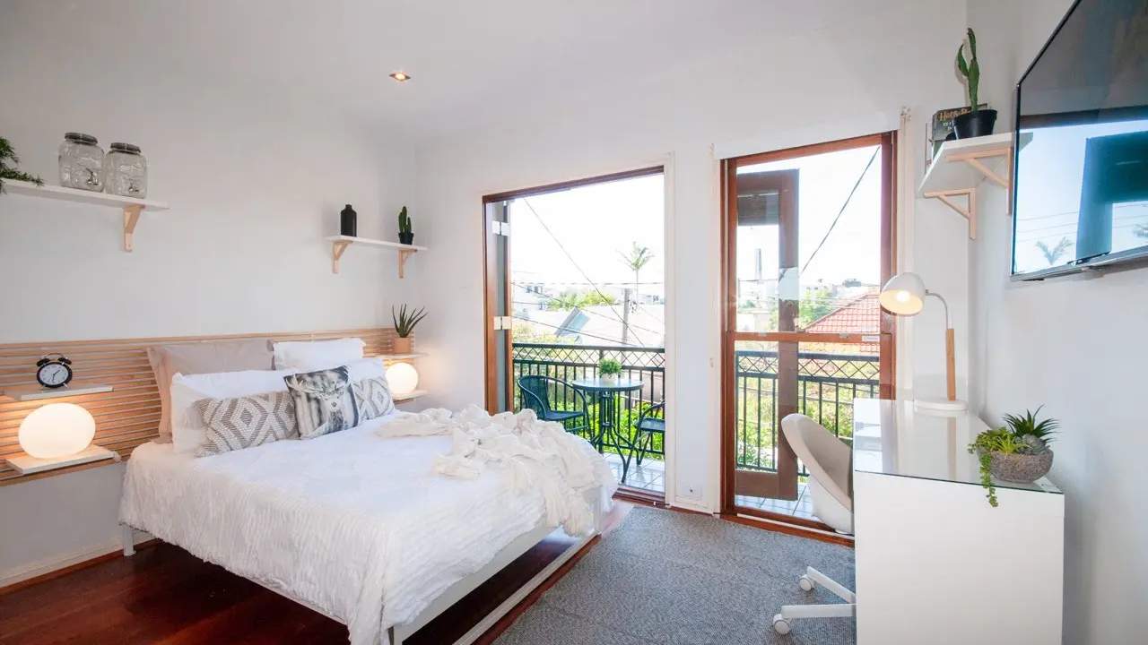 Furnished room in a share house