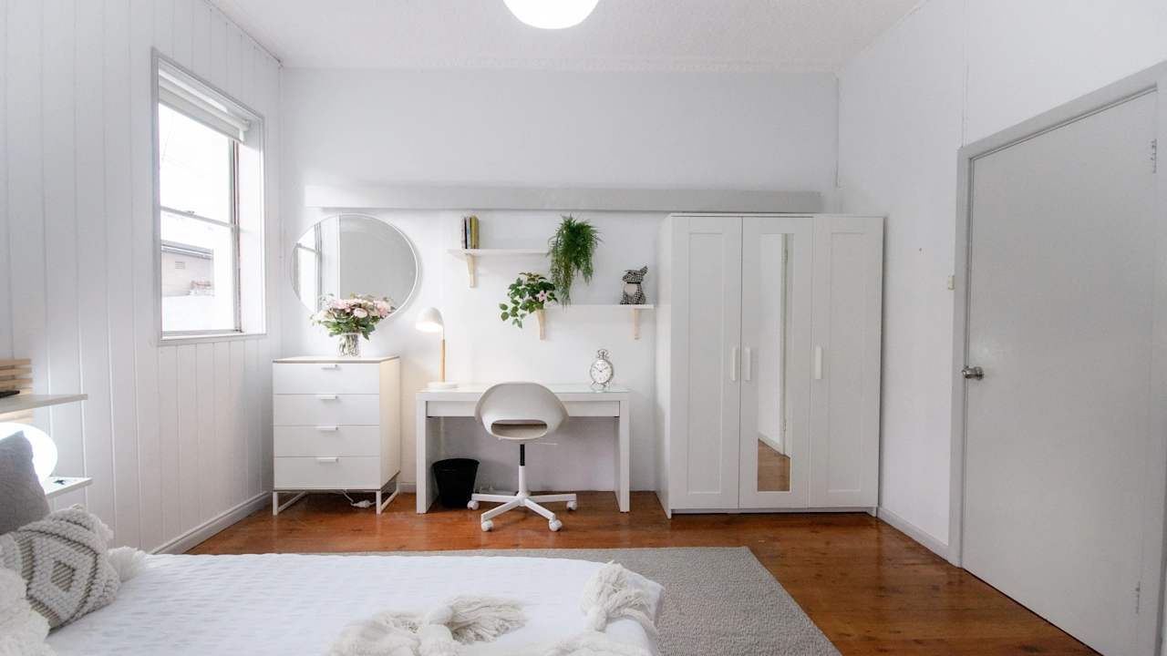 Furnished room in a share house