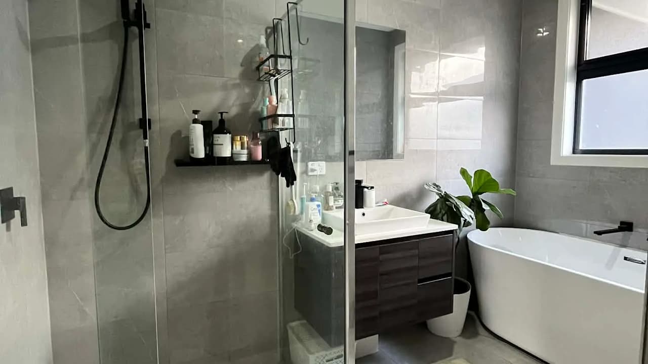 Unfurnished room in a share house