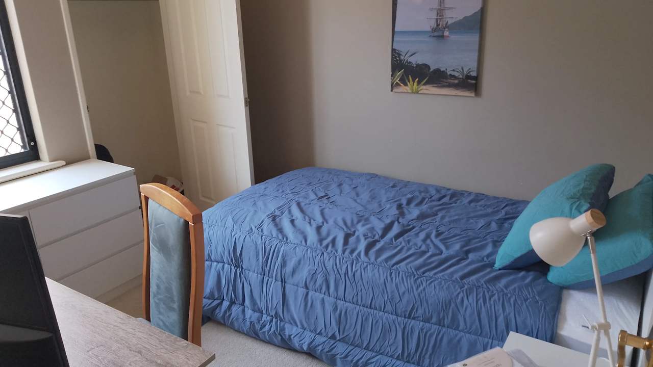 Room in a share house