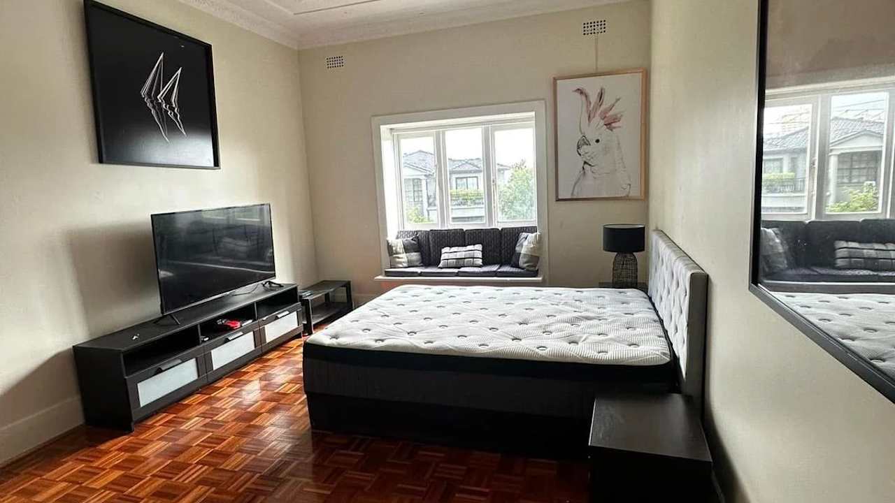 Unfurnished room in a share house