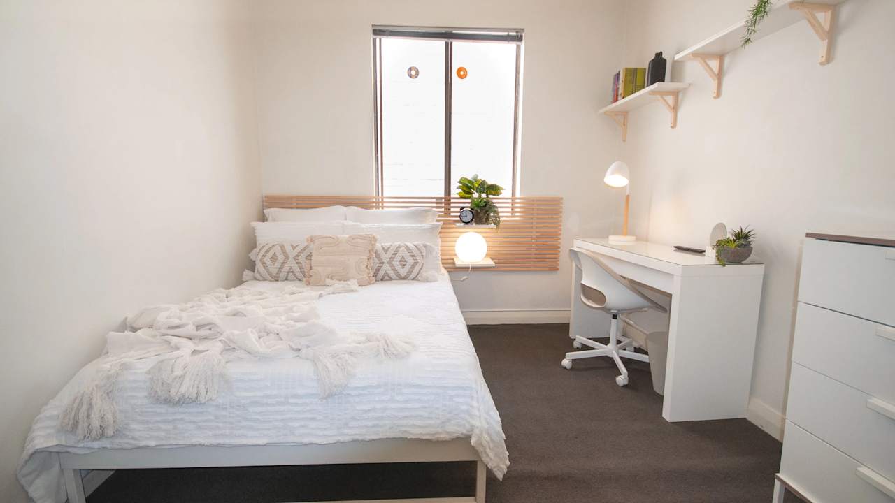 Furnished room in a share house