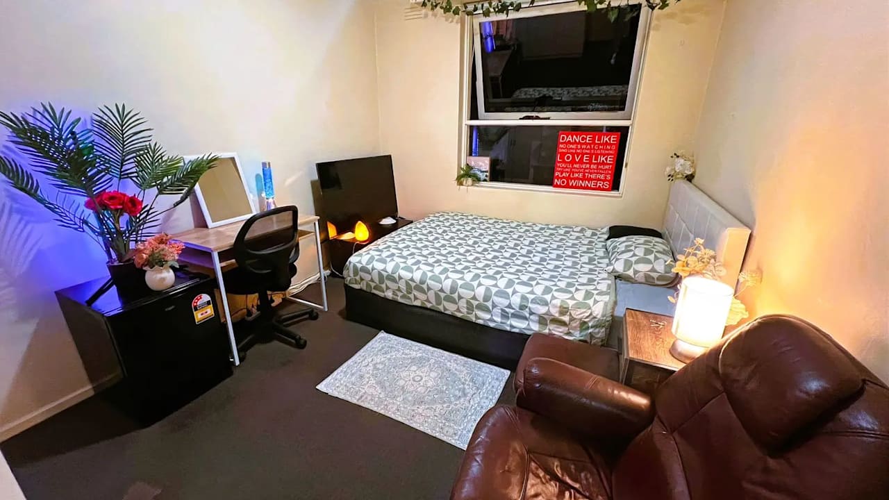 Furnished room in a share house