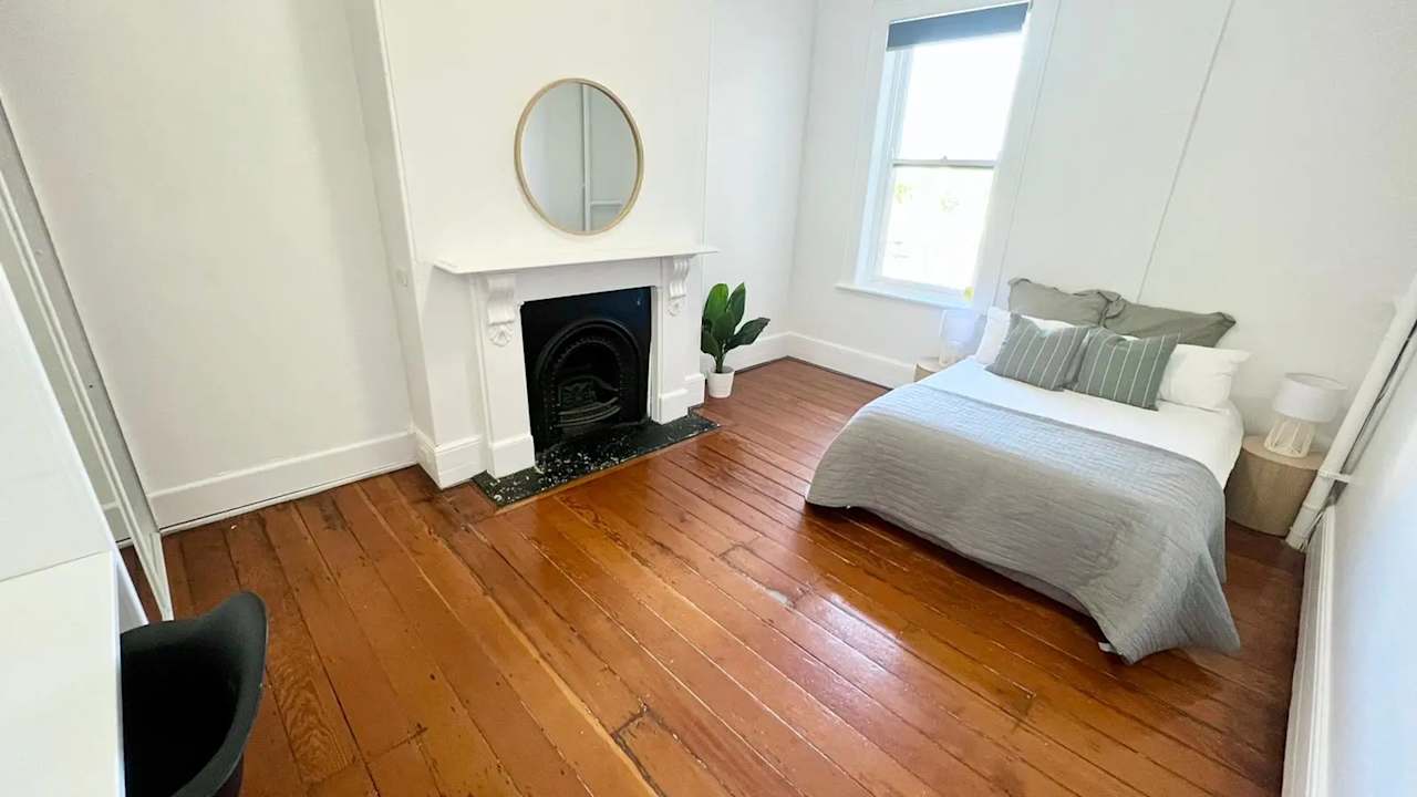 Room in a share house