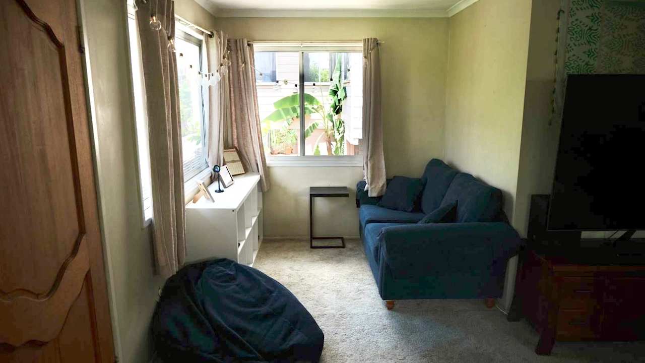 Room in a share house