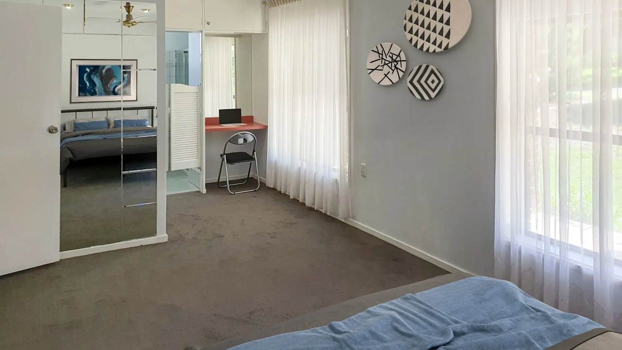 Furnished room in a share house