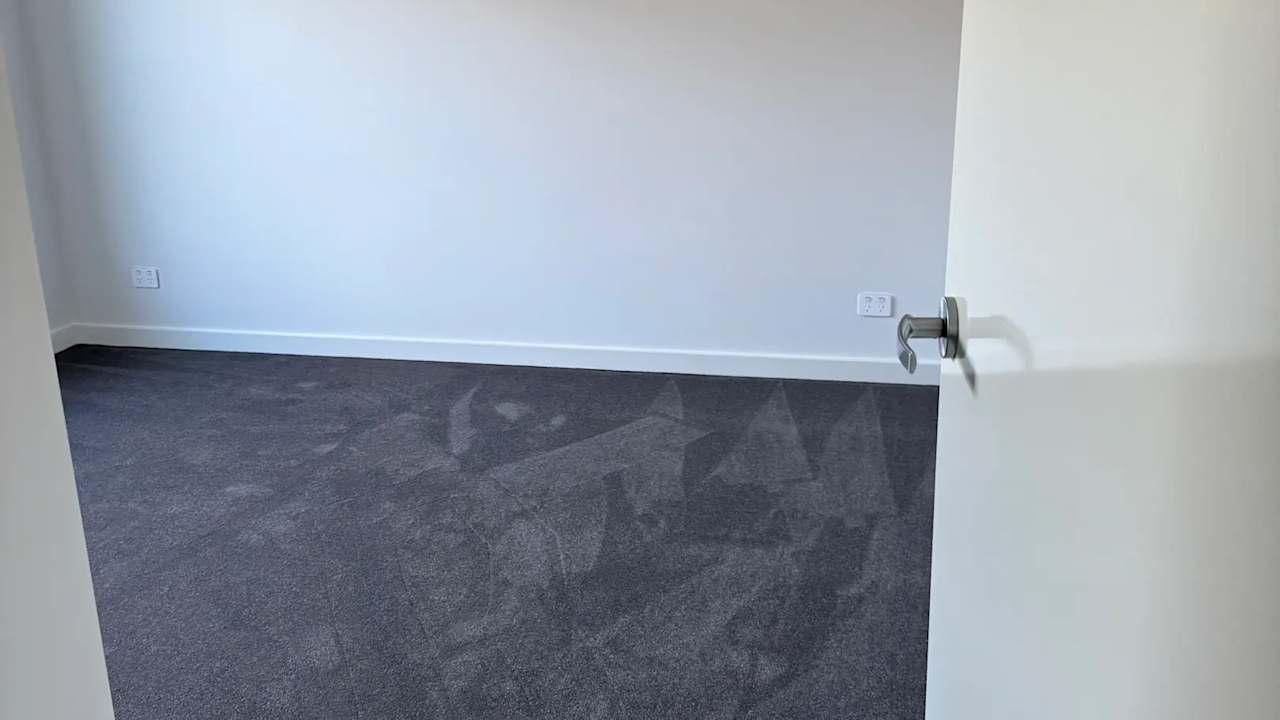 Unfurnished room in a flatshare