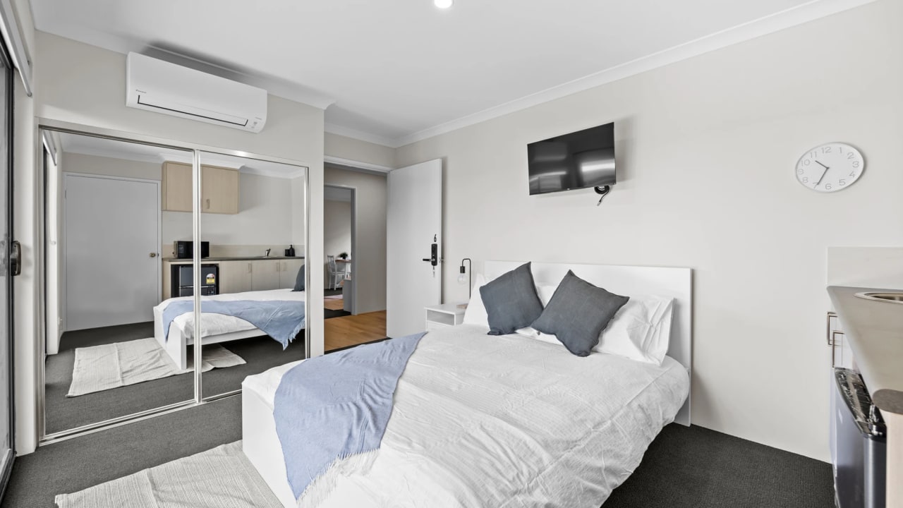 Furnished room with own bathroom