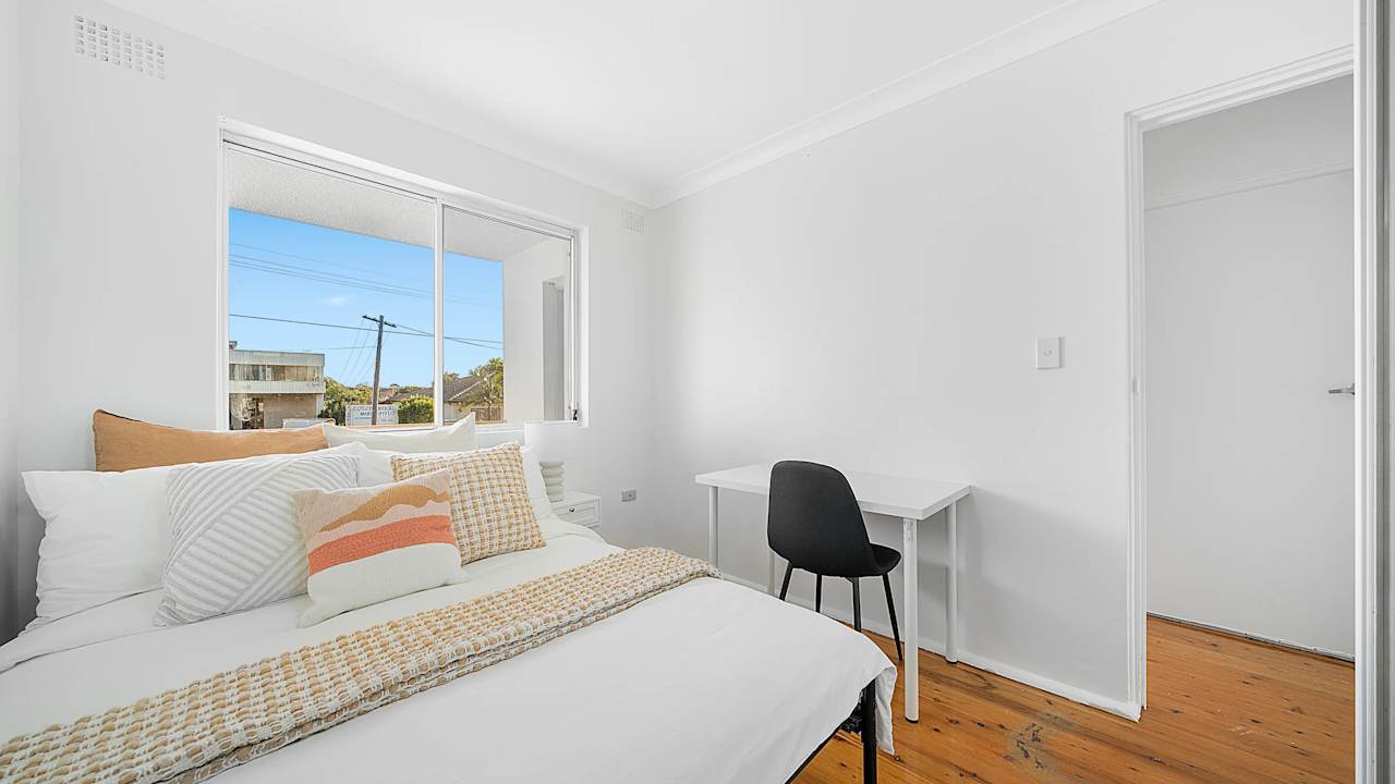Room in a share house