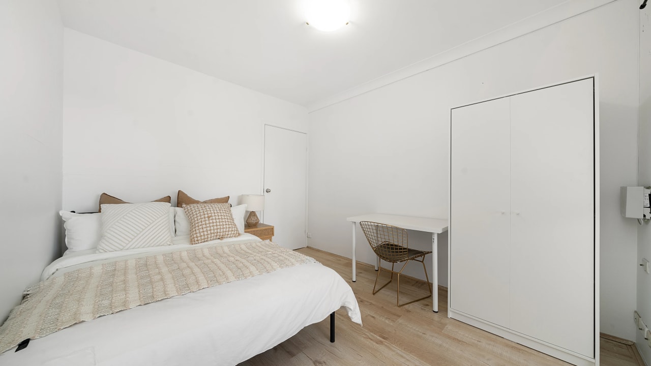 Room in a share house