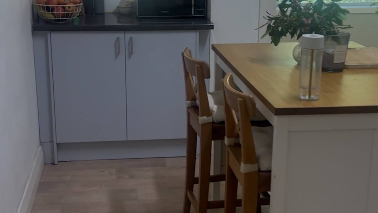 Whole property with 2 rooms for rent