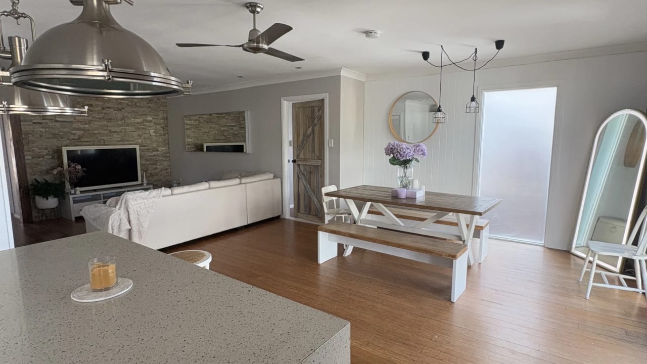 Whole property with 3 rooms for rent