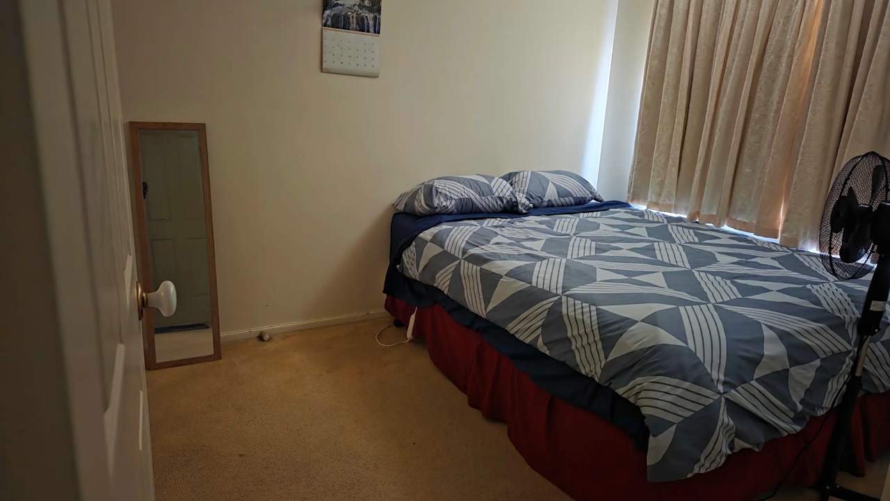 Furnished room in a share house