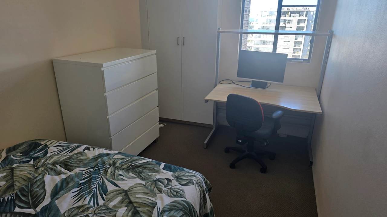 Furnished room in a flatshare