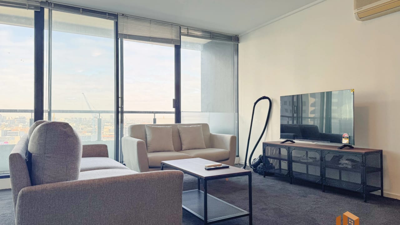 Furnished room with ensuite in a flatshare