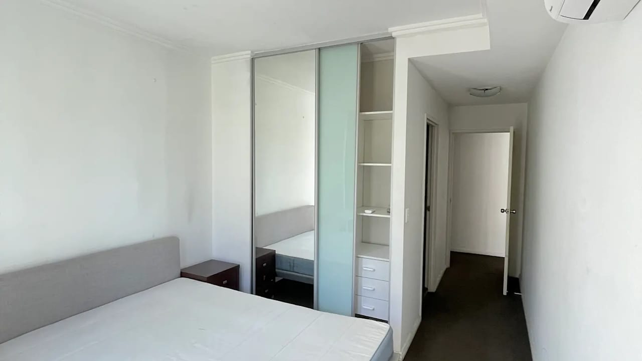 Furnished room with ensuite in a flatshare
