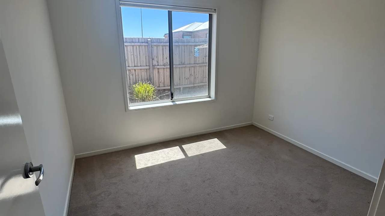 Unfurnished room with own bathroom