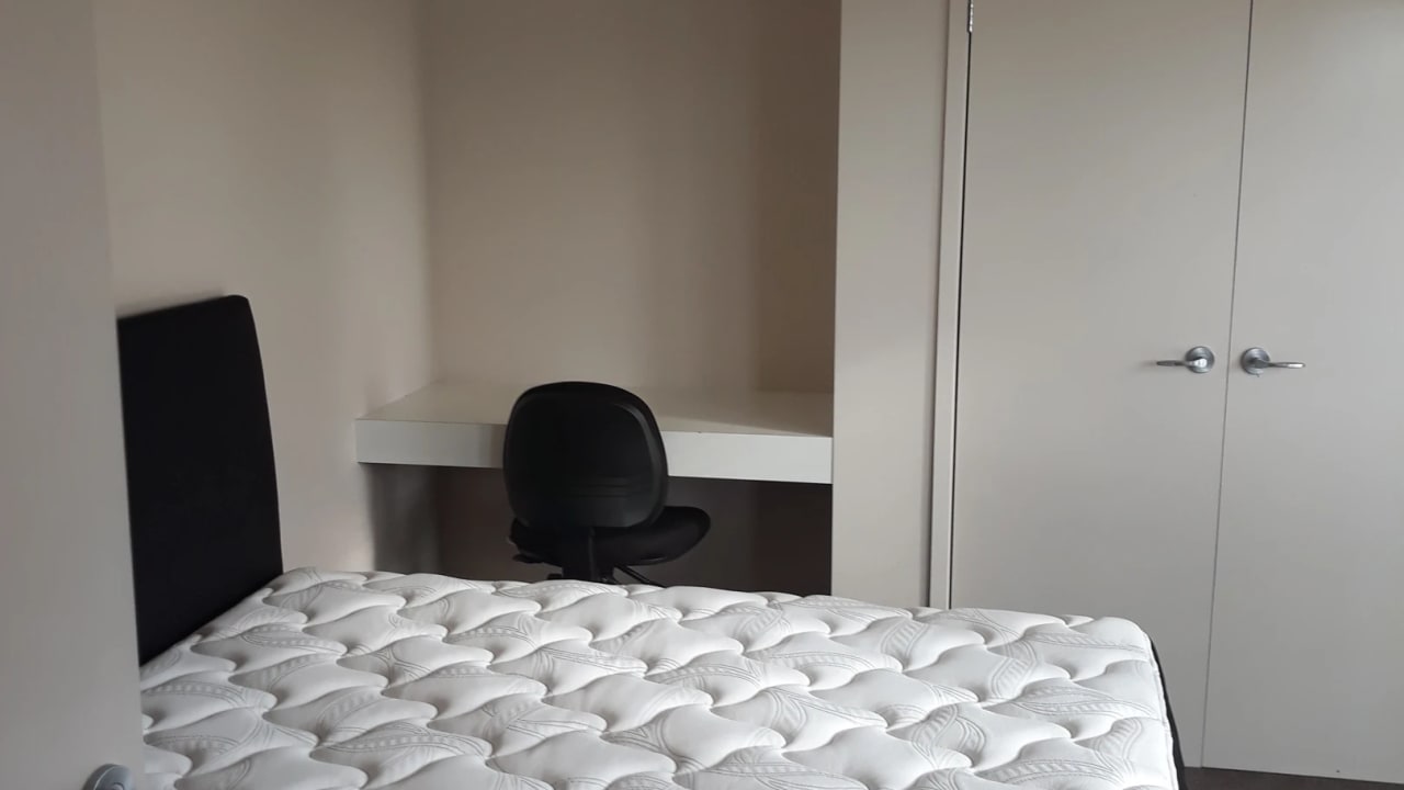 Room in a share house