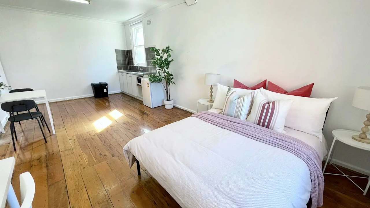 Room studio flat for rent