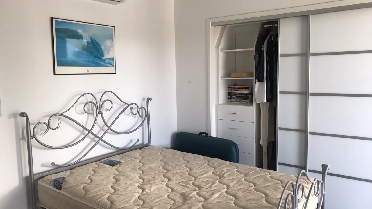 Room in a share house