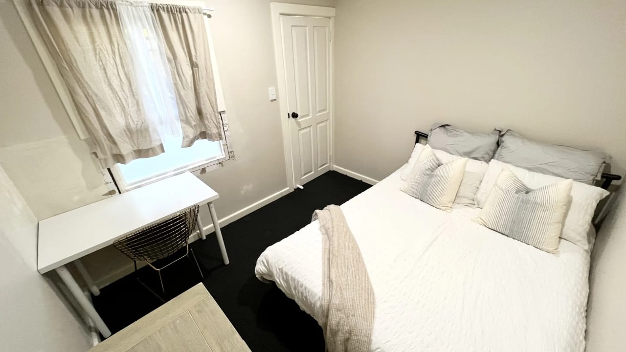 Room in a share house