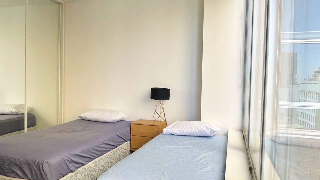 Furnished room in a flatshare
