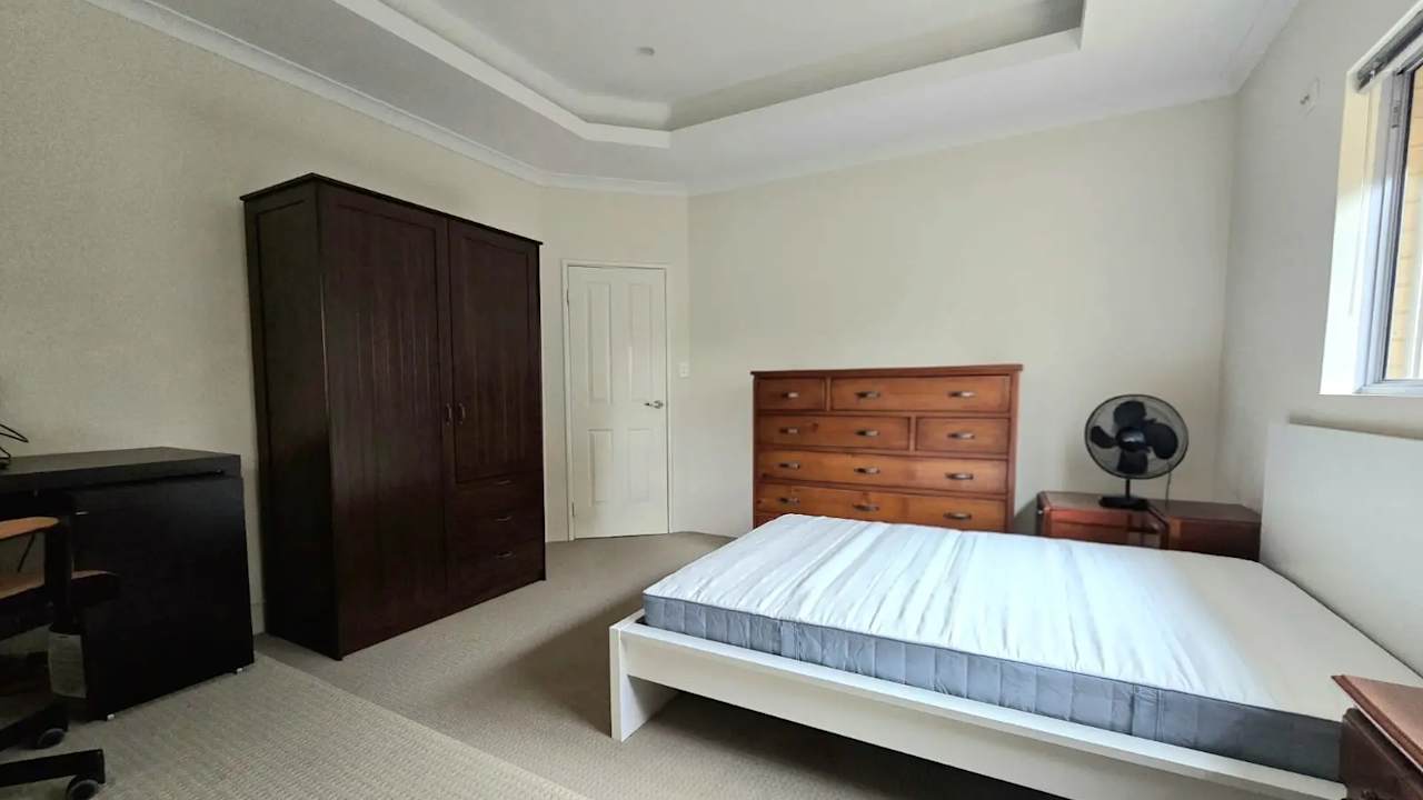 Furnished room in a share house