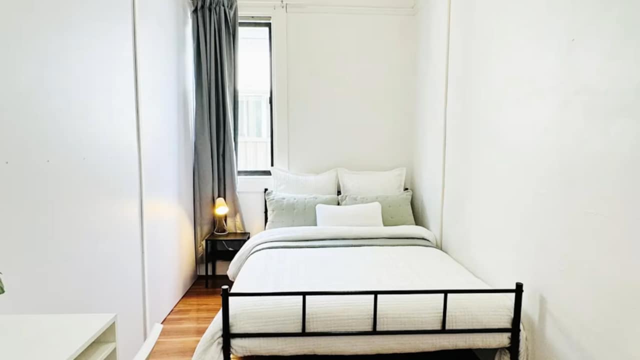 Furnished room in a flatshare