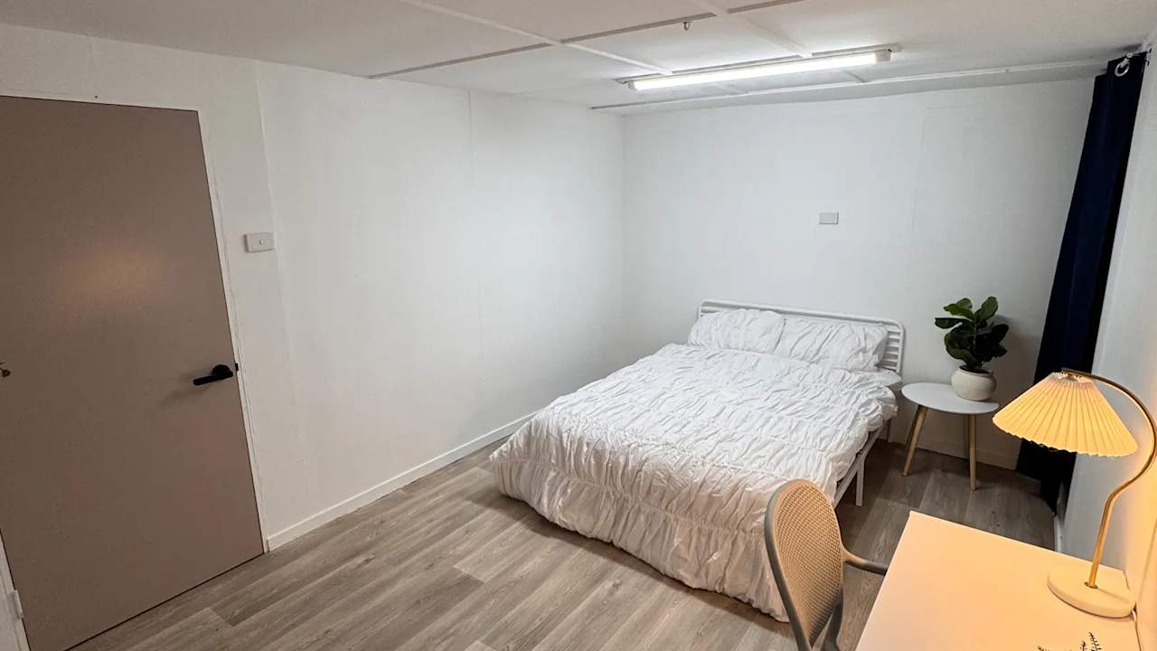Furnished room in a share house