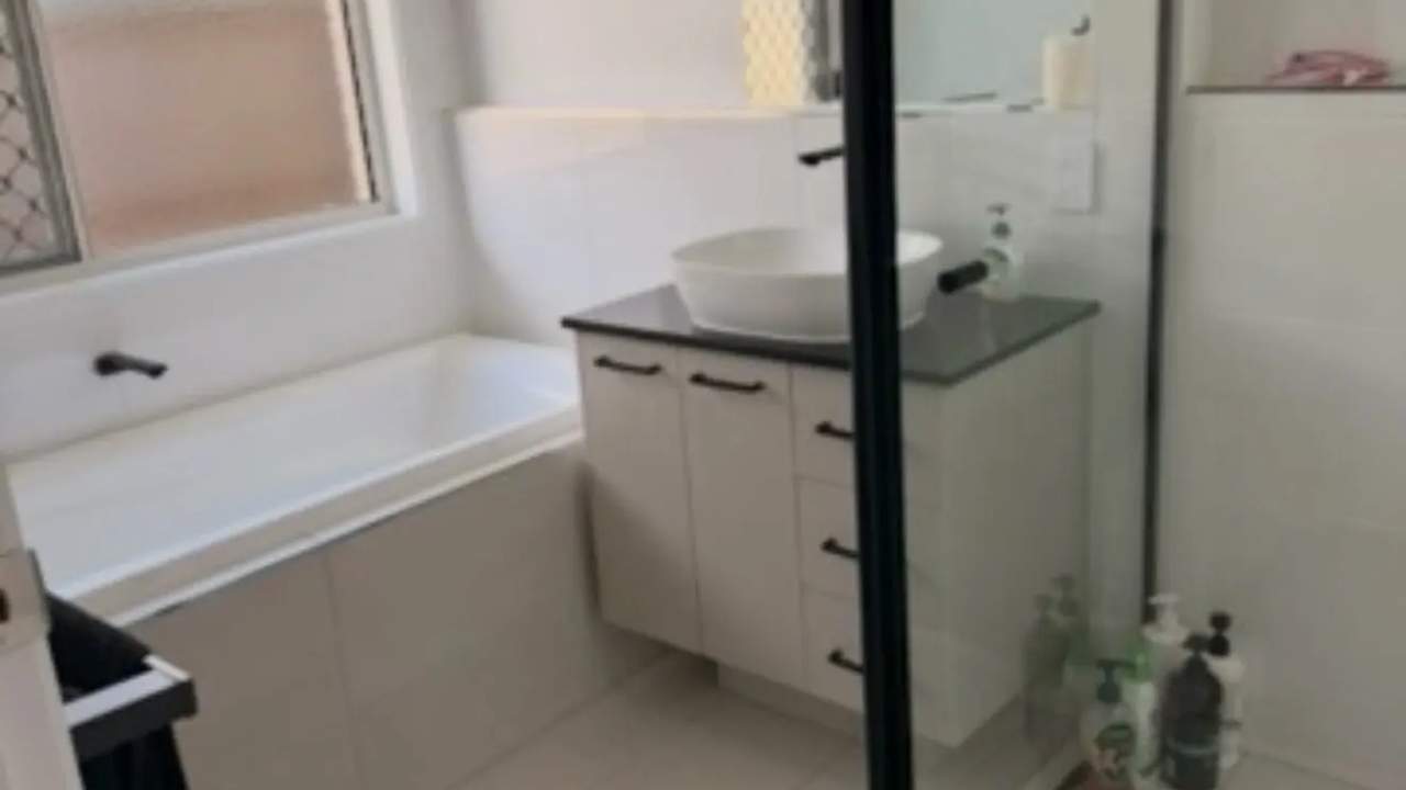 Unfurnished room in a share house