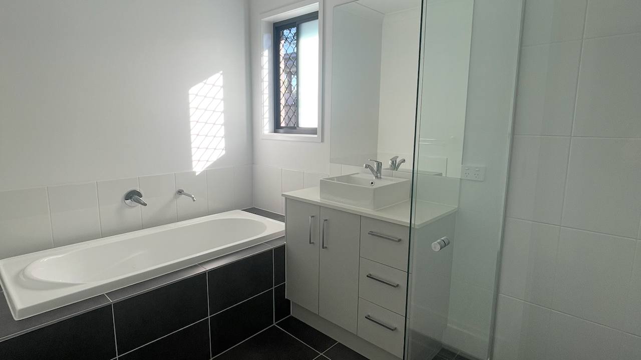 Unfurnished room with own bathroom