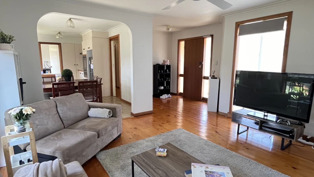 Furnished room in a share house