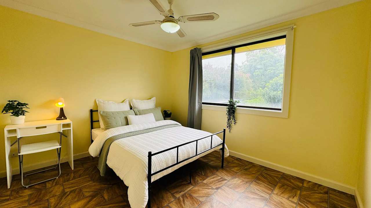 Furnished room in a flatshare