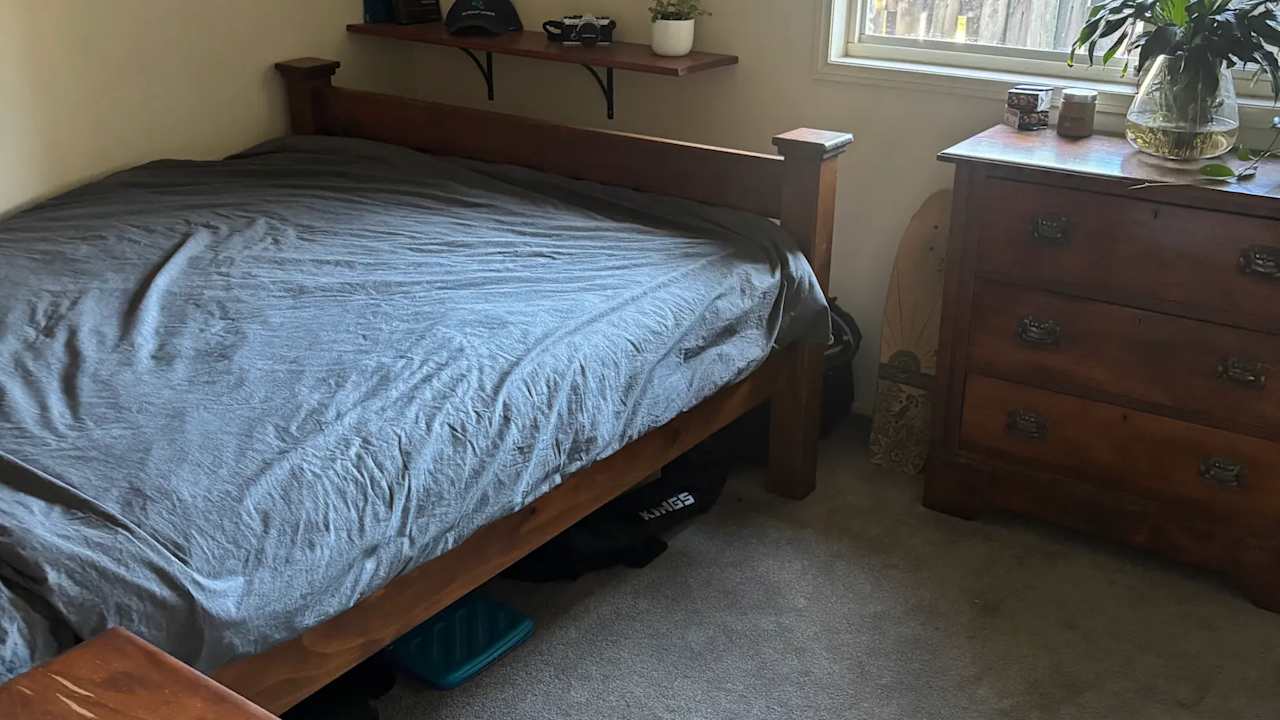 Unfurnished room in a share house