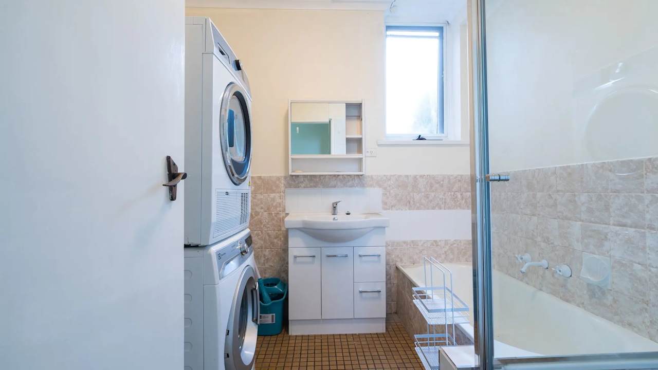 Whole property with 3 rooms for rent