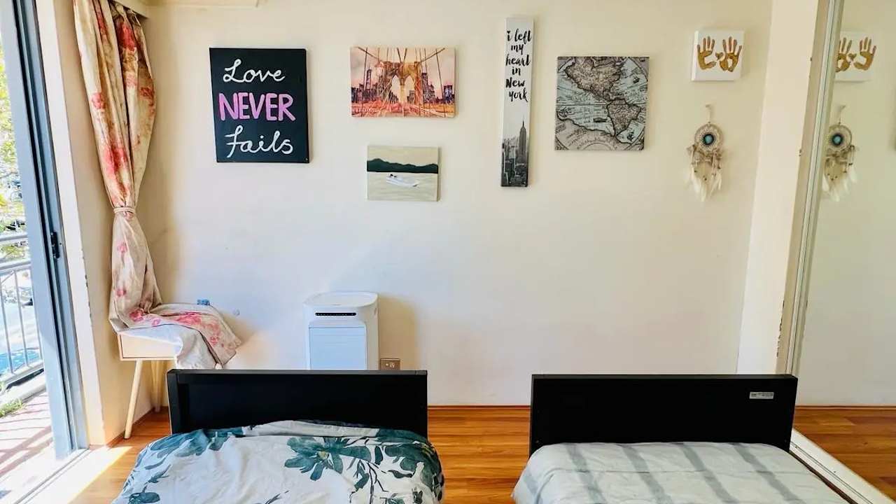 Furnished room in a flatshare