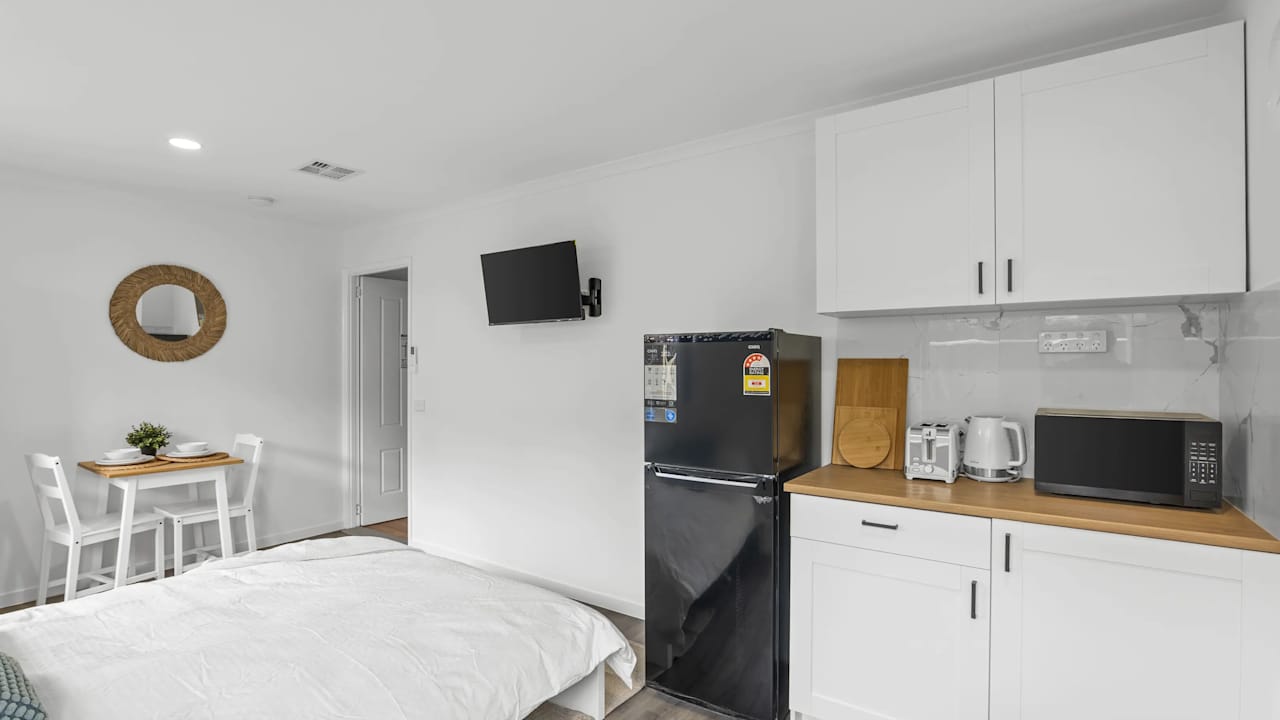 Furnished room with ensuite in a share house