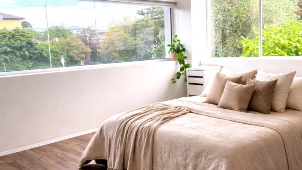 Furnished room in a share house