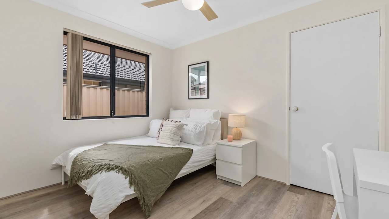 Furnished room in a share house