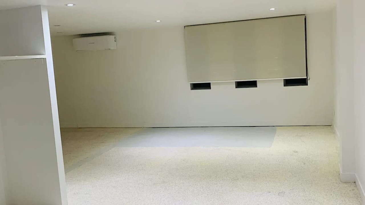 Unfurnished room with own bathroom